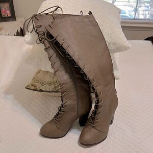 Venus Knee-High Lace Up Boots. Size 8 1/2